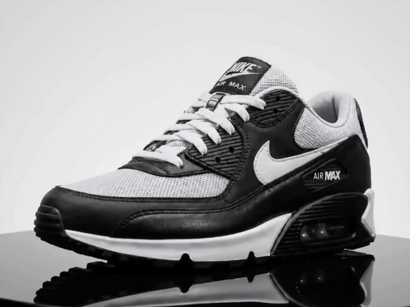 Sneaker spin